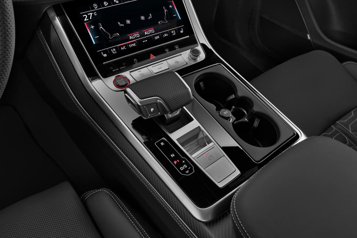 Schaltknüppel eines Audi RS Q8 SUV