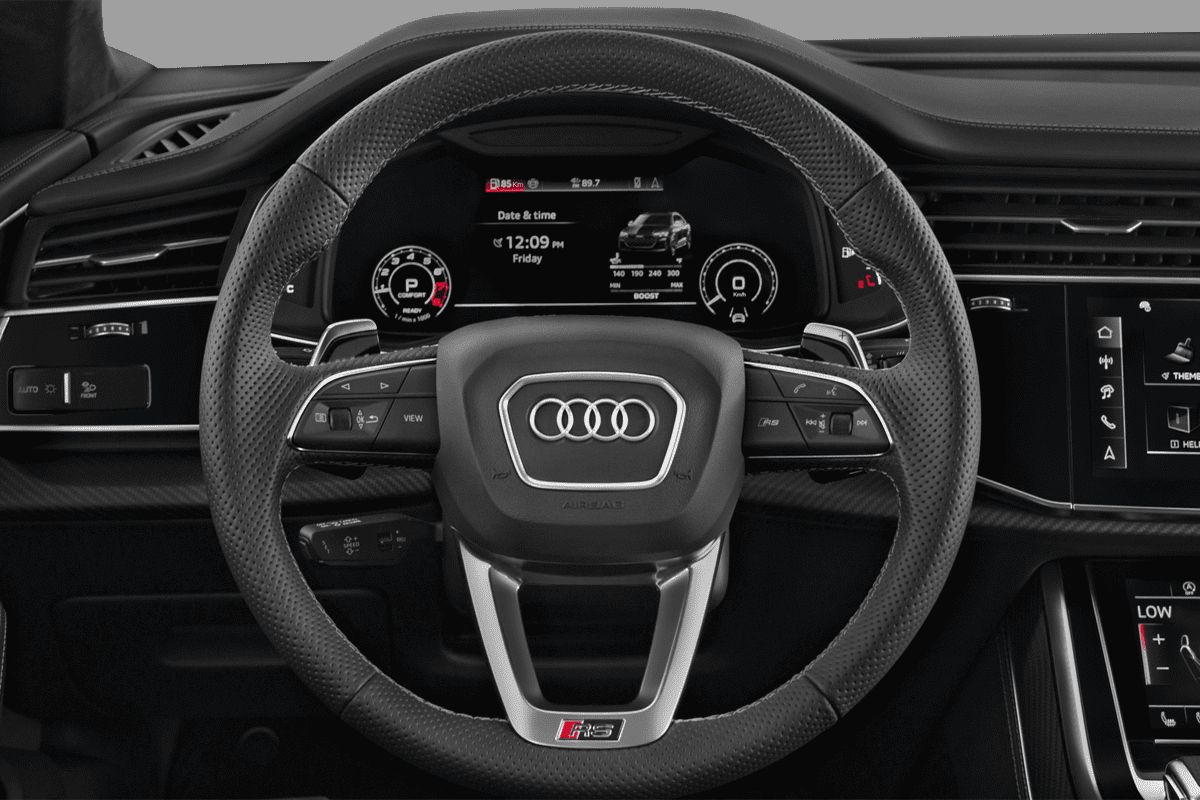 Lenkrad eines Audi RS Q8 SUV