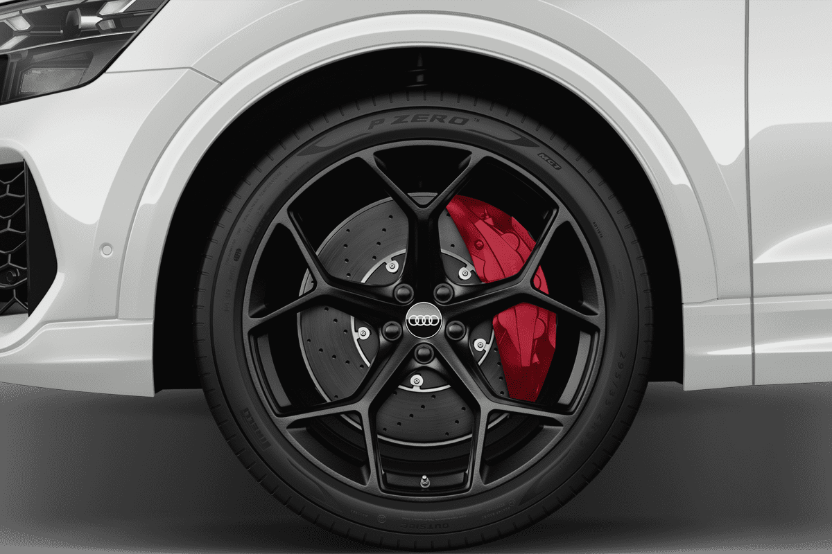 Radkappe oder Felge eines Audi RS Q8 SUV