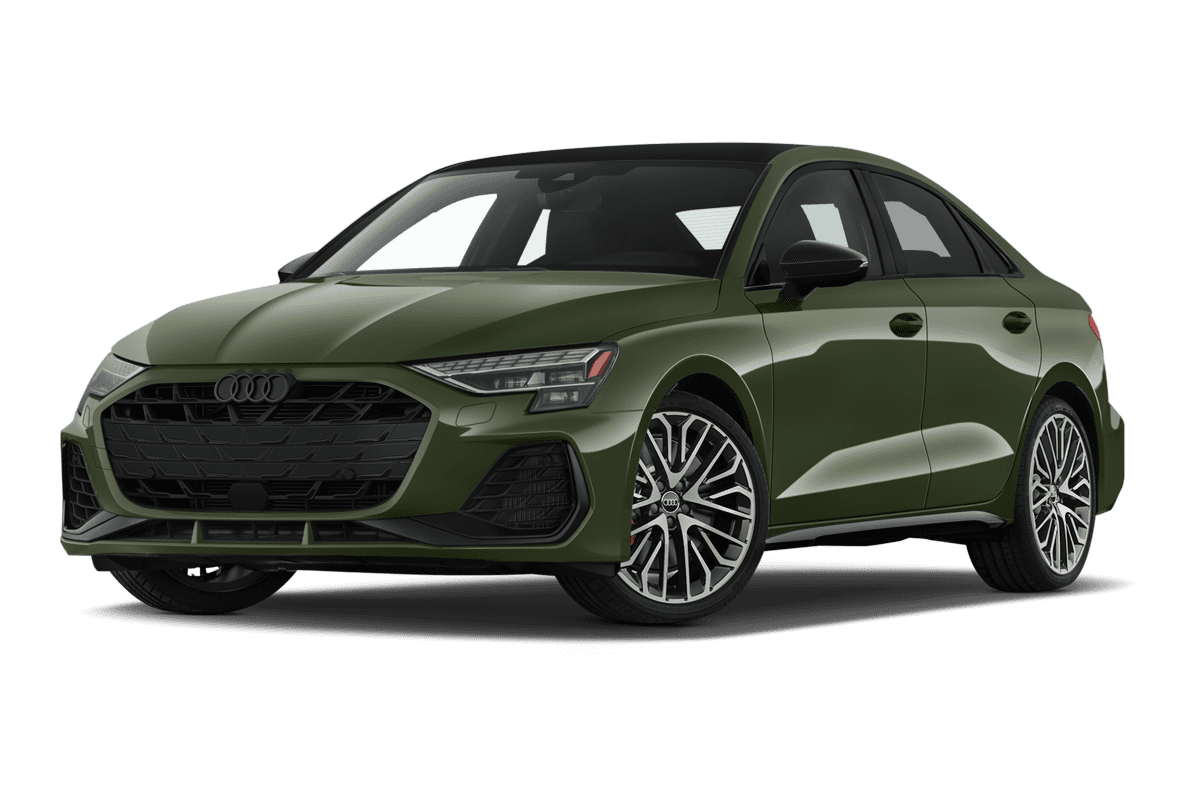 Tiefe, schräge Heckansicht eines Audi S3 Limousine, freigestellt