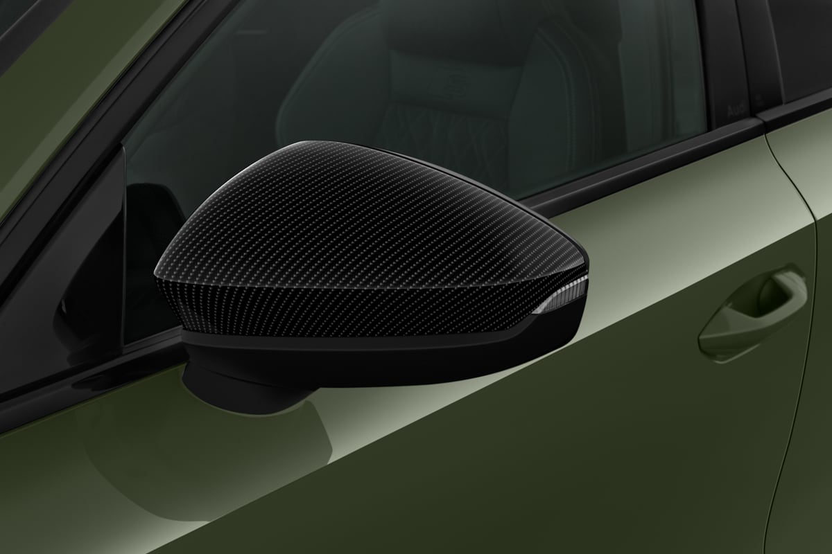 Rückspiegel eines Audi S3 Limousine