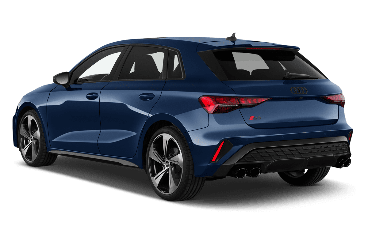 Schräge Heckansicht eines Audi S3 Sportback , freigestellt