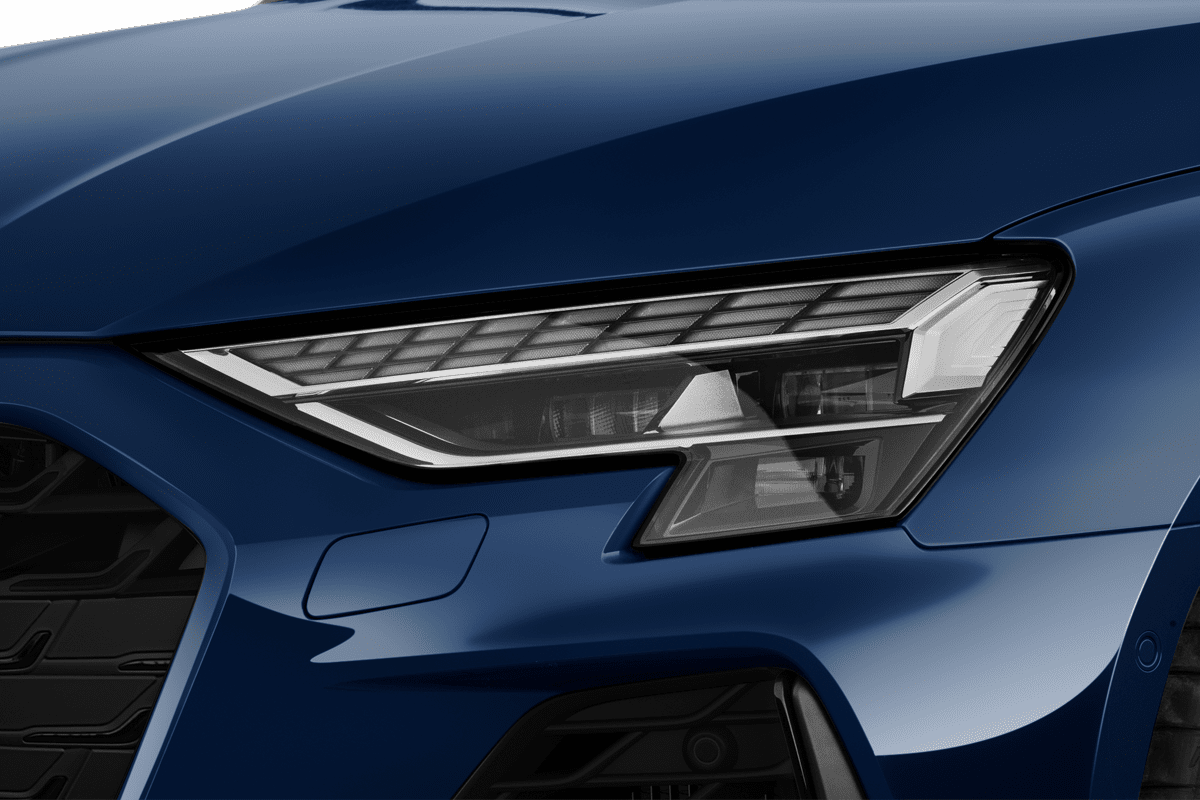 Frontscheinwerfer eines Audi S3 Sportback 