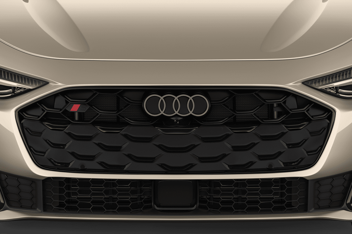 Kühlergrill eines Audi S5 Avant 