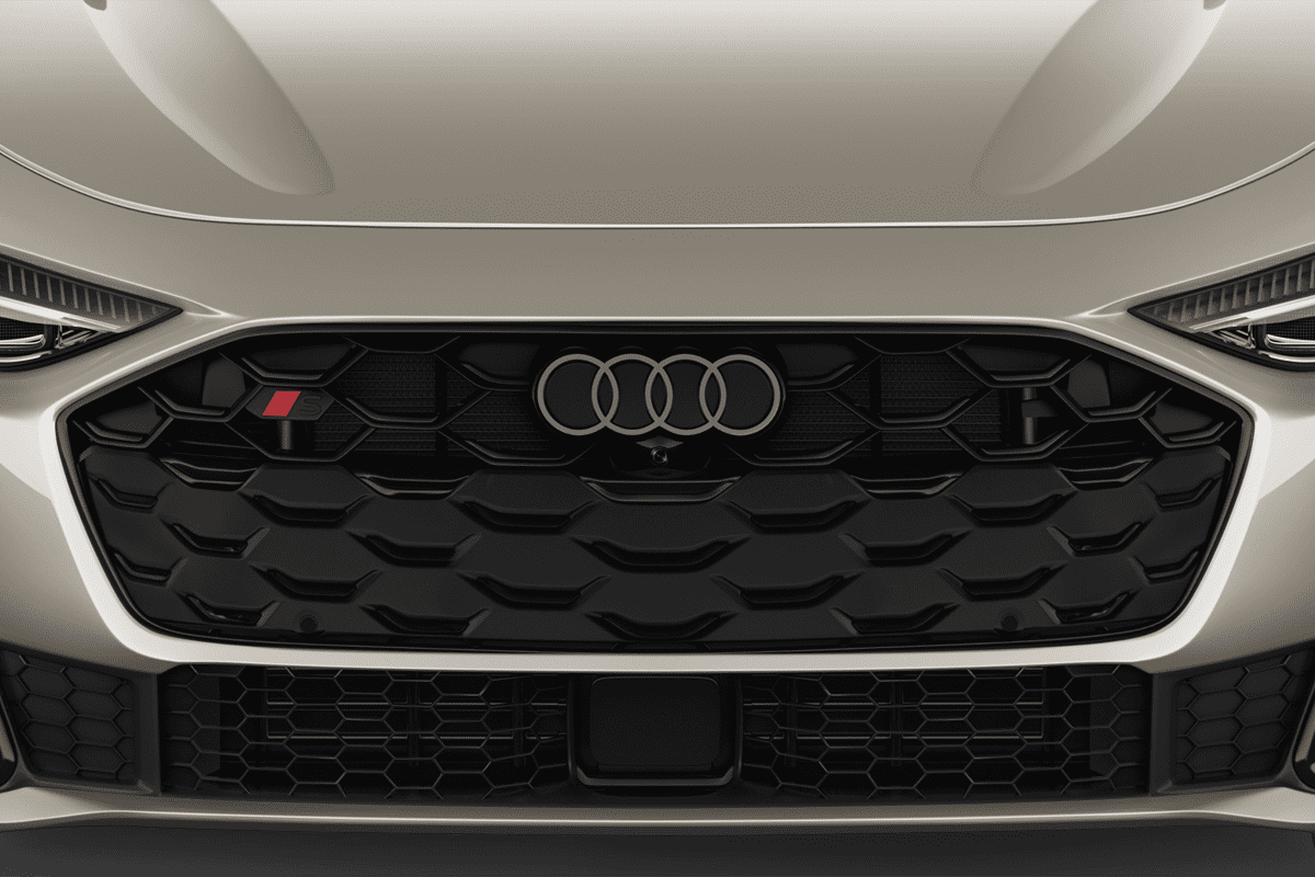 Kühlergrill eines Audi S5 Avant