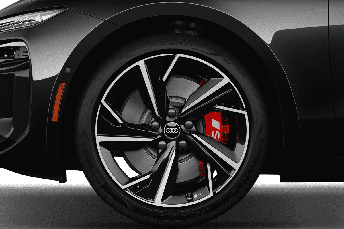 Radkappe oder Felge eines Audi S6 Sportback e-tron 