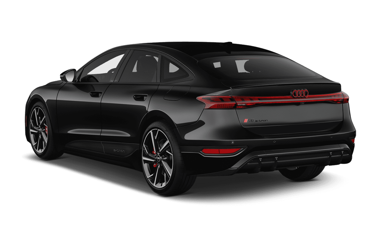 Schräge Heckansicht eines Audi A6 Sportback e-tron , freigestellt