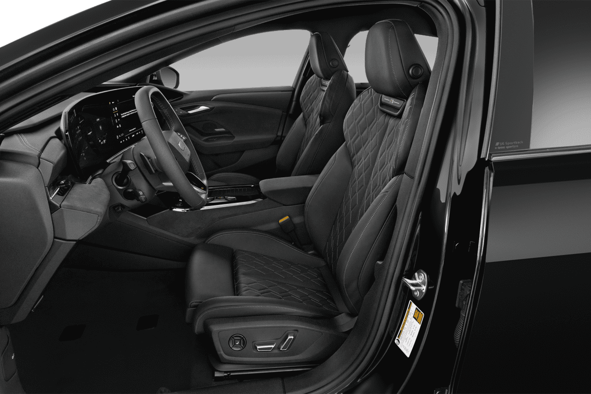 Vordersitze eines Audi A6 Sportback e-tron 