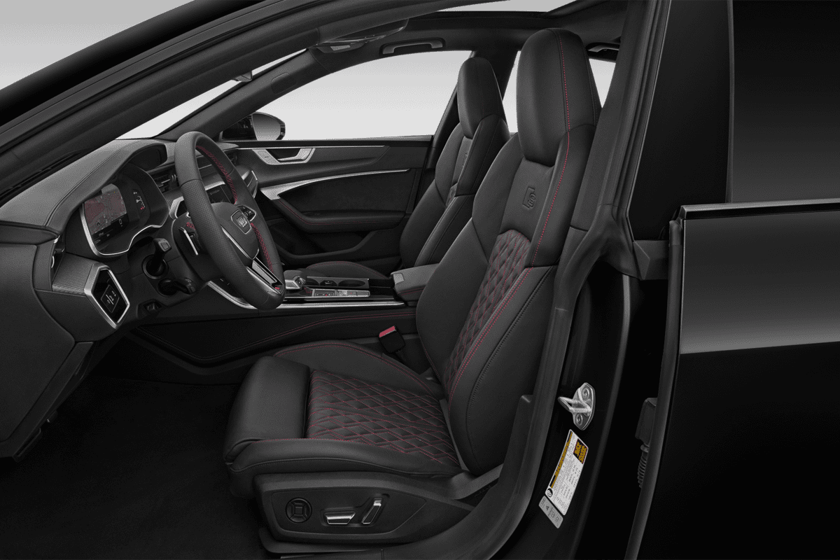 Vordersitze eines Audi S7 Sportback