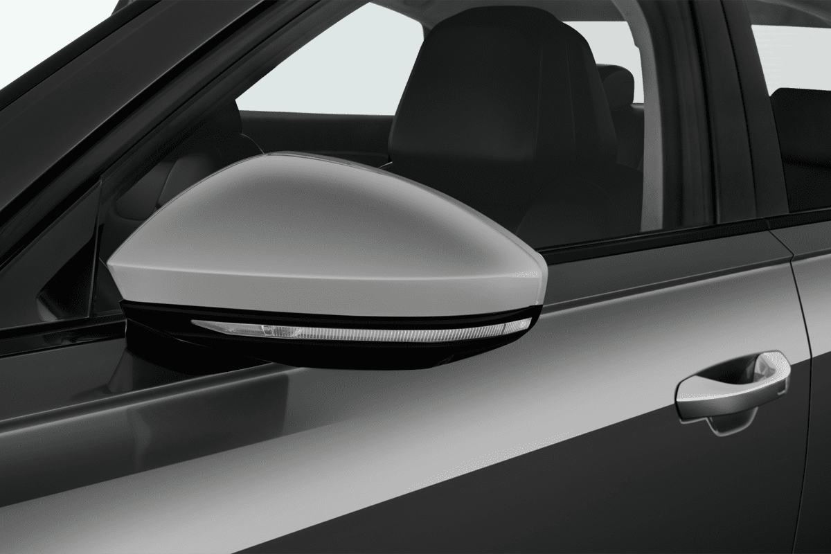 Rückspiegel eines Audi S8