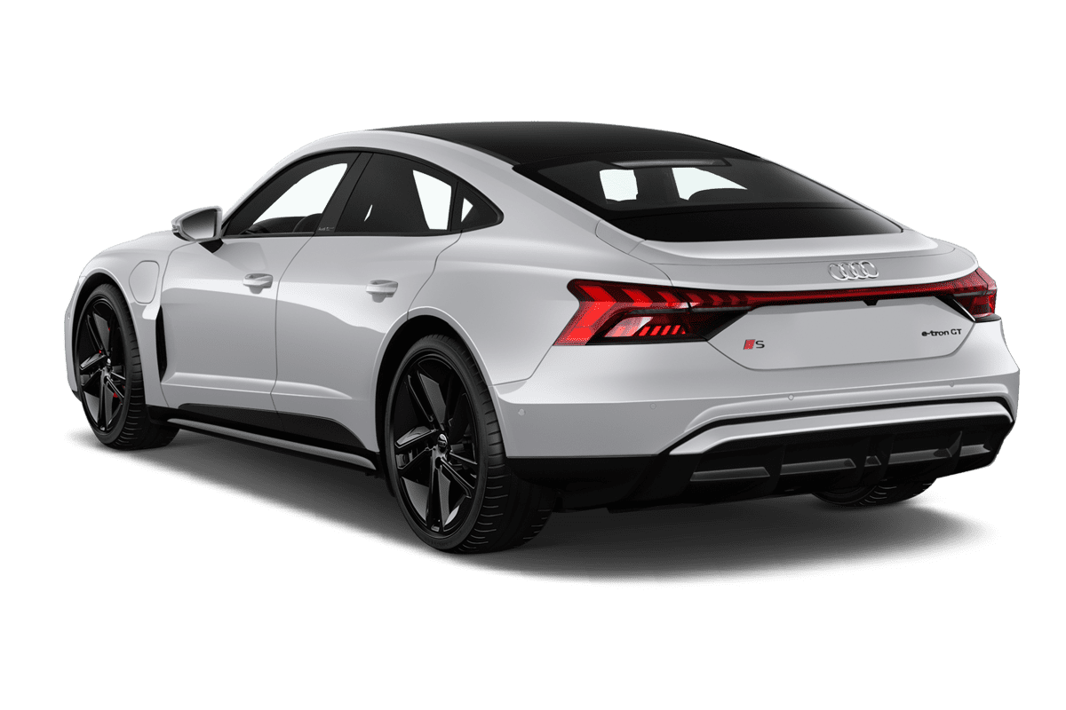 Schräge Heckansicht eines Audi e-tron GT, freigestellt