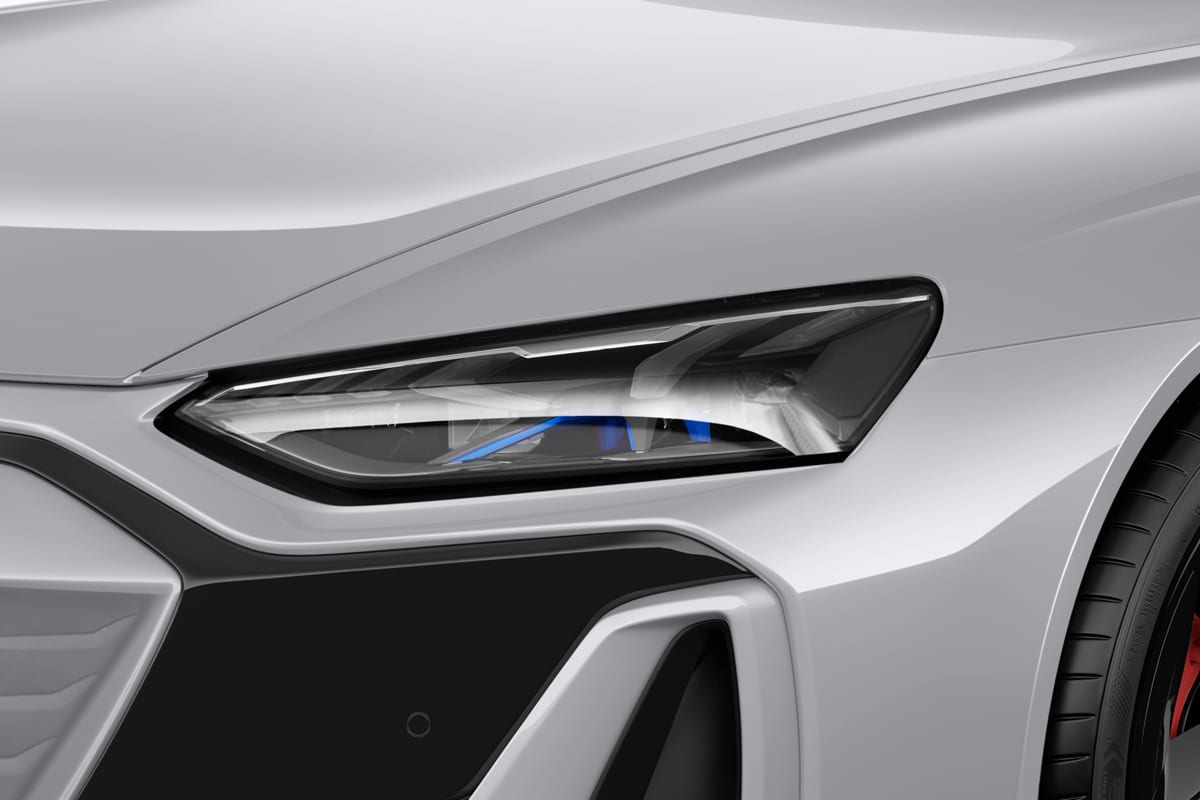 Frontscheinwerfer eines Audi e-tron GT