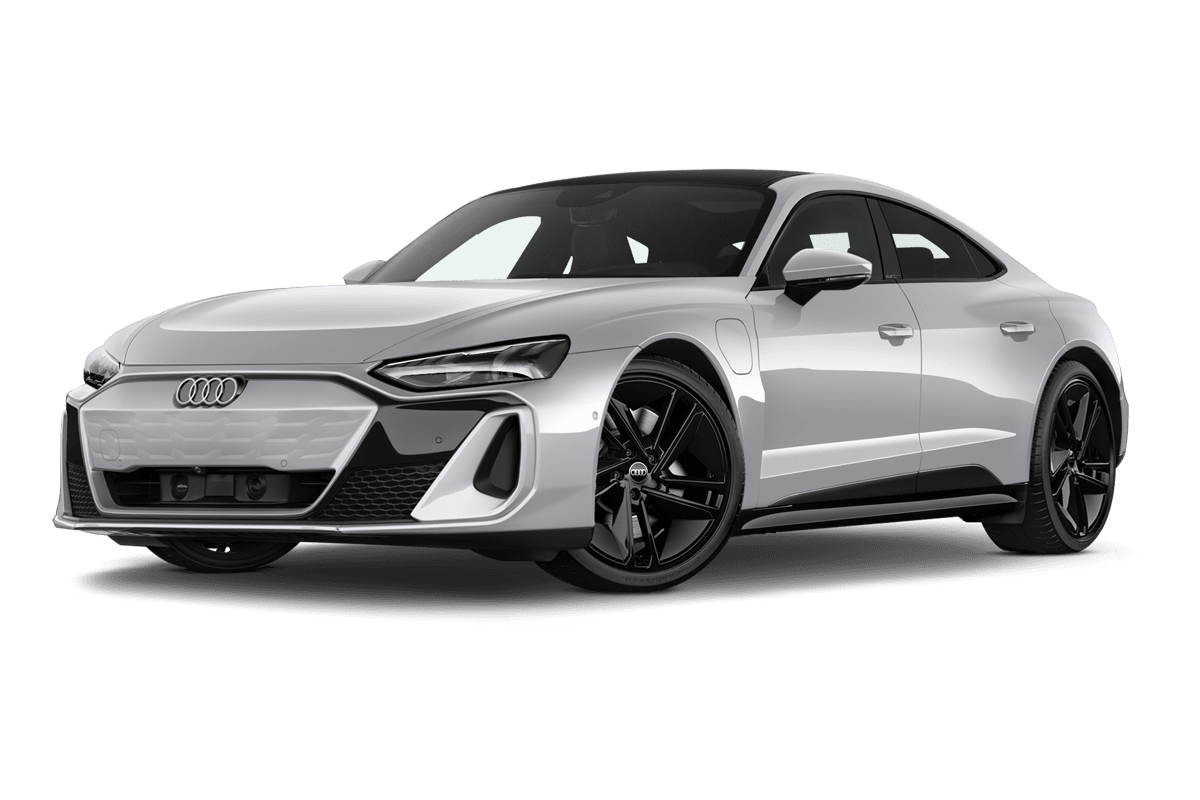 Tiefe, schräge Heckansicht eines Audi e-tron GT, freigestellt