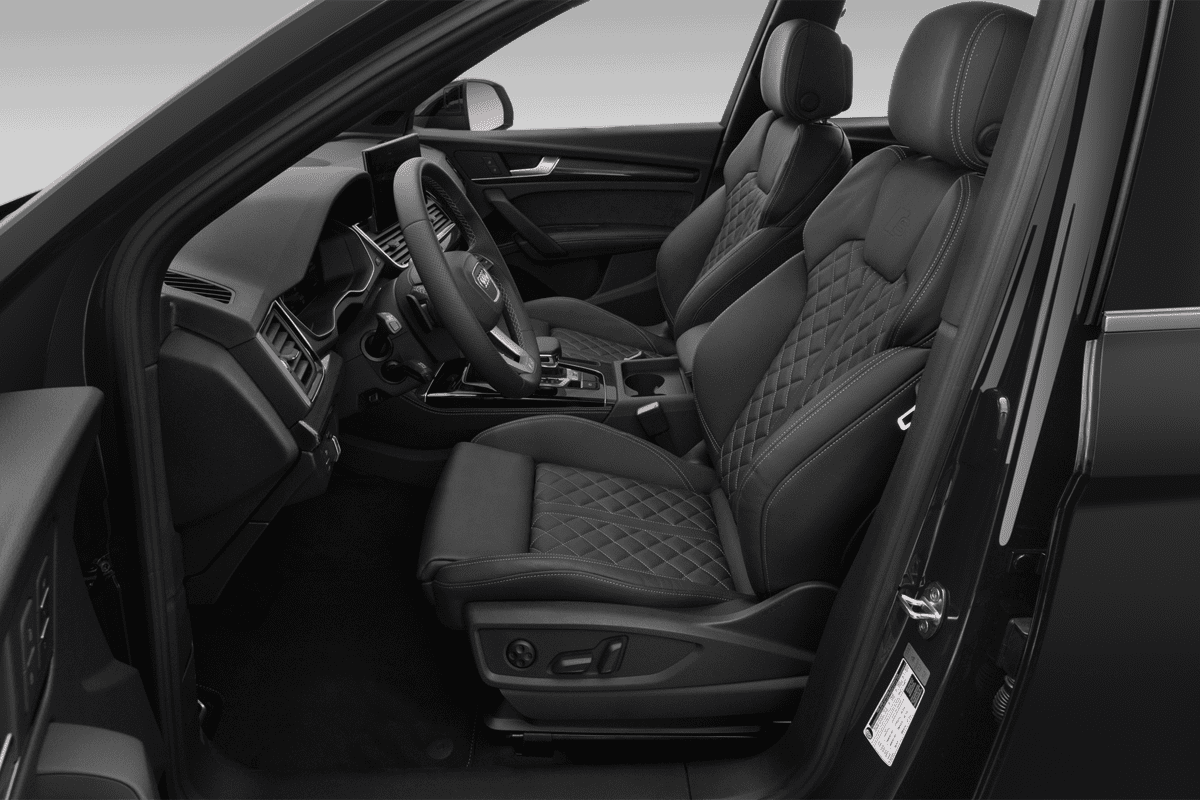 Vordersitze eines Audi SQ5 Sportback 