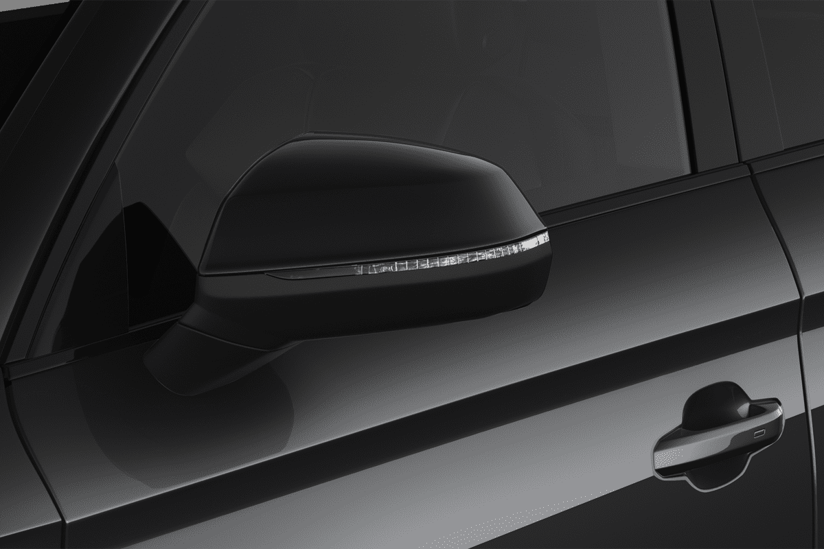 Rückspiegel eines Audi SQ5 Sportback 