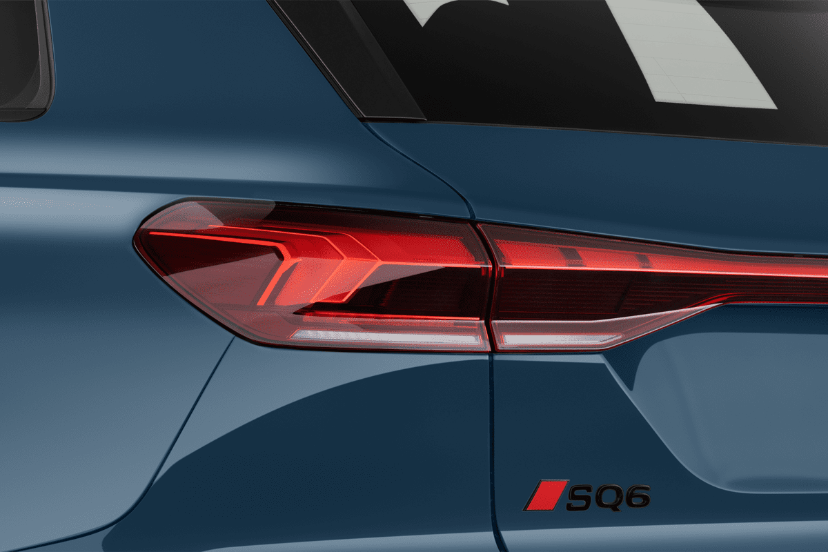 Heckleuchten eines Audi SQ6 SUV e-tron