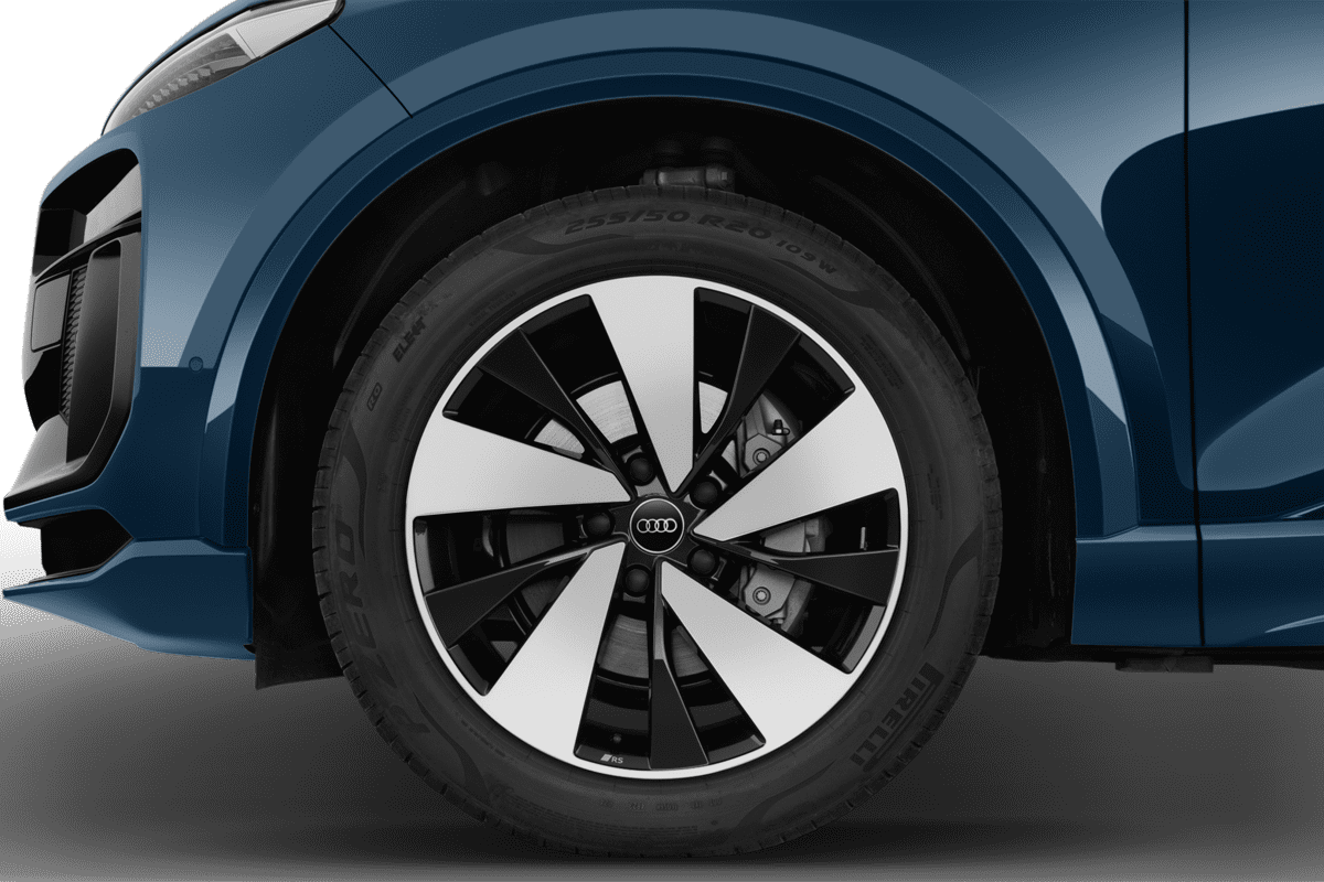 Radkappe oder Felge eines Audi SQ6 SUV e-tron