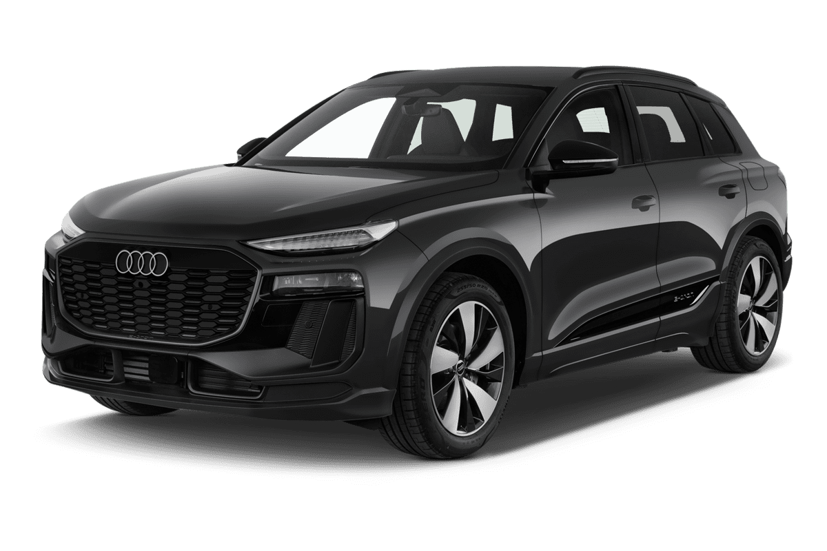 Schräge Frontansicht eines Audi SQ6 SUV e-tron, freigestellt