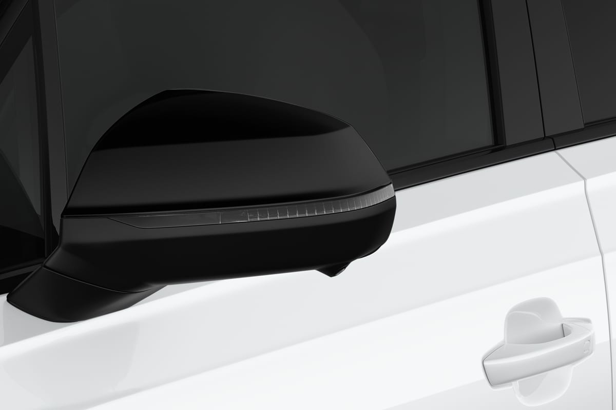 Rückspiegel eines Audi SQ7 SUV