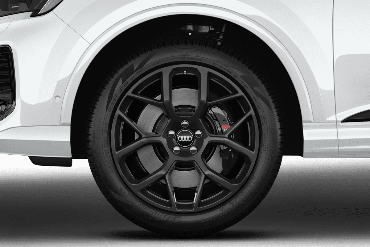 Radkappe oder Felge eines Audi SQ7 SUV