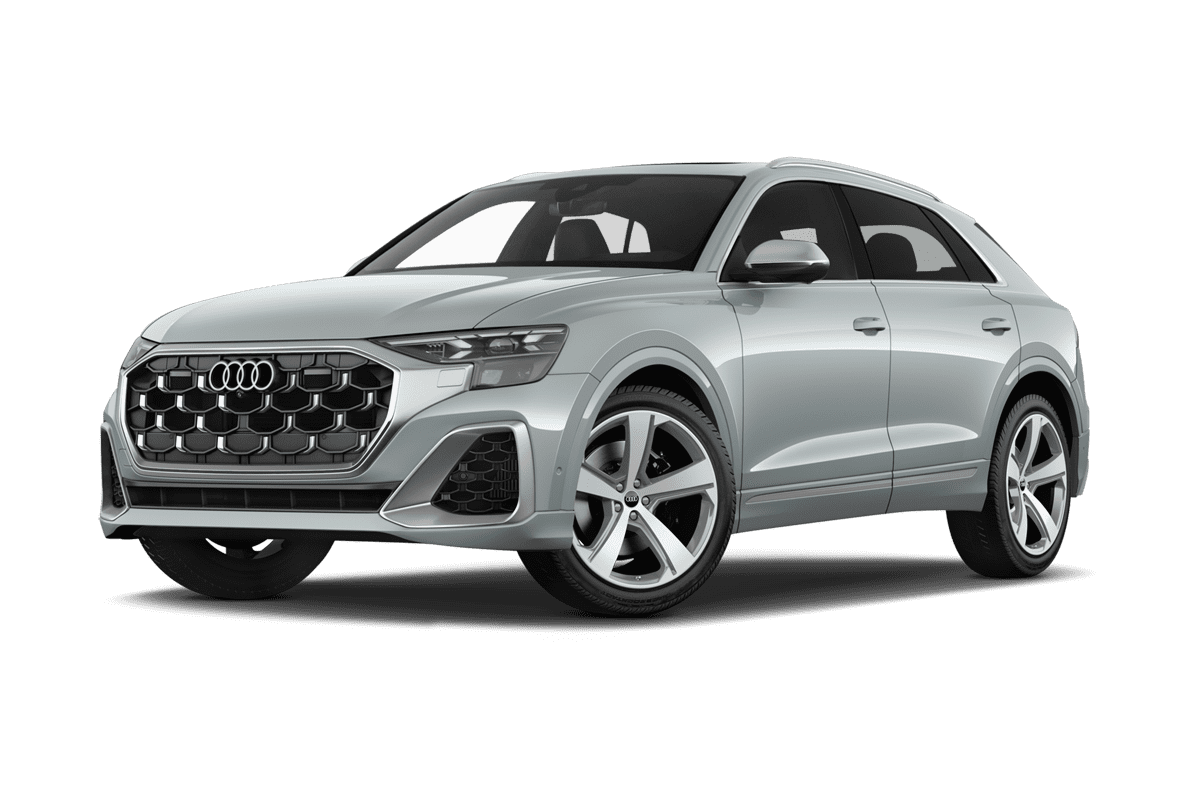 Tiefe, schräge Heckansicht eines Audi SQ8 SUV, freigestellt