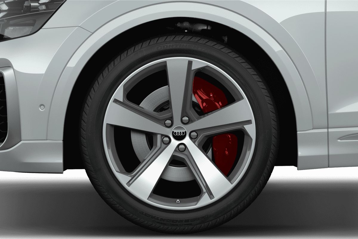 Radkappe oder Felge eines Audi Q8 SUV