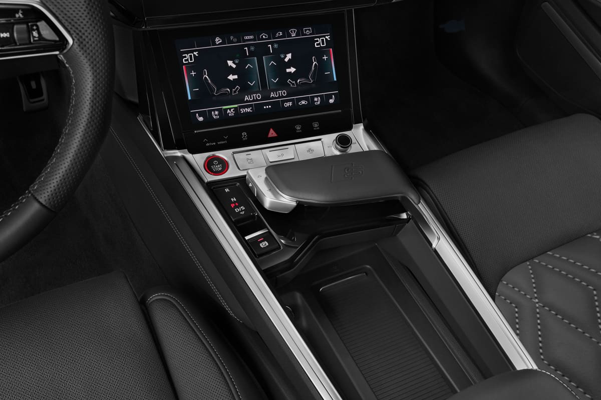 Schaltknüppel eines Audi SQ8 e-tron Sportback