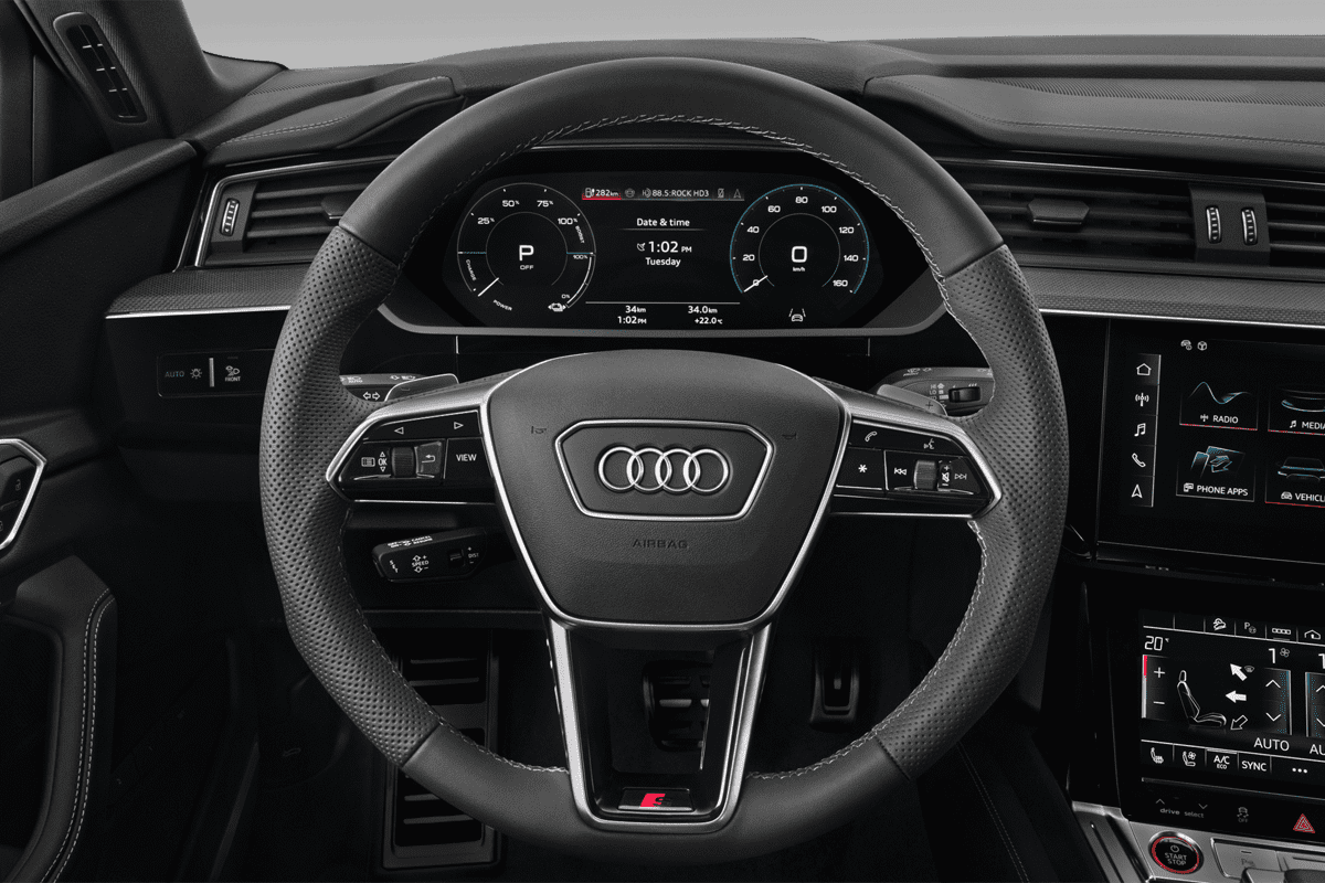 Lenkrad eines Audi SQ8 e-tron Sportback