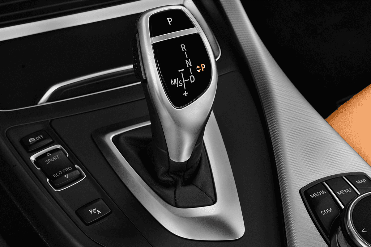 Schaltknüppel eines BMW 2er Cabrio