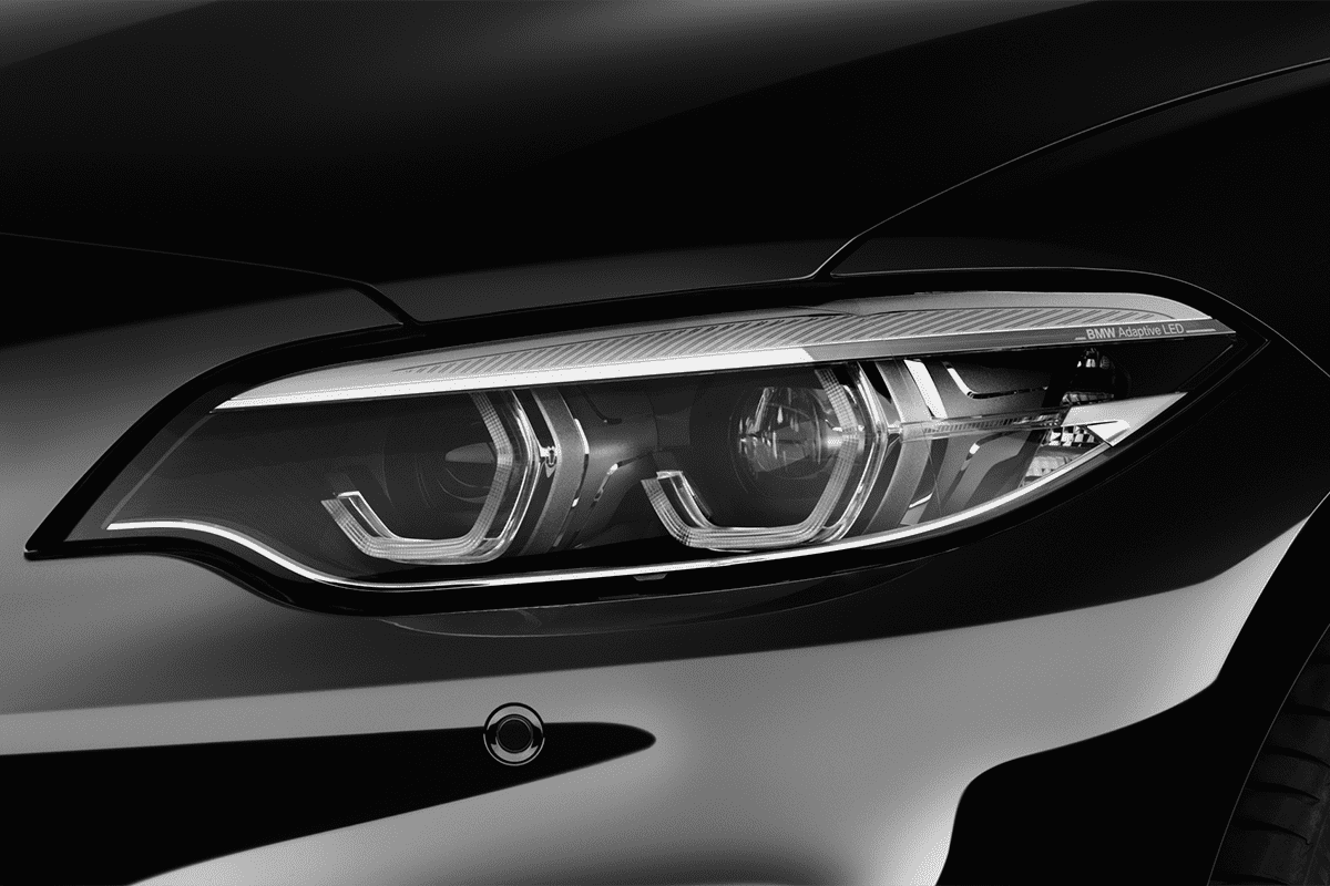 Frontscheinwerfer eines BMW 2er Cabrio