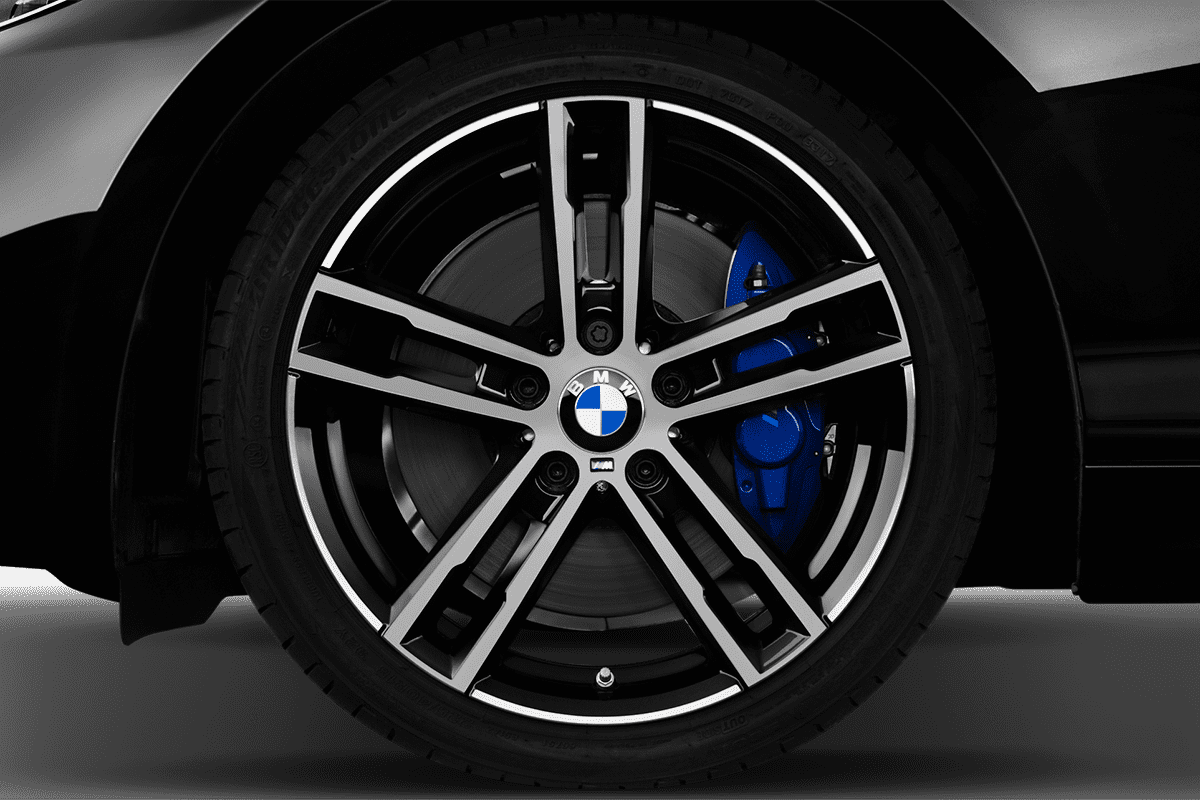 Radkappe oder Felge eines BMW 2er Cabrio