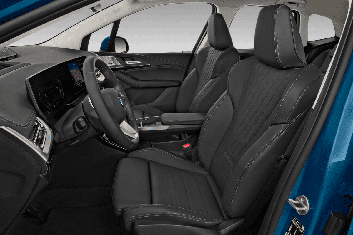 Vordersitze eines BMW 2er Active Tourer Plug-in-Hybrid 