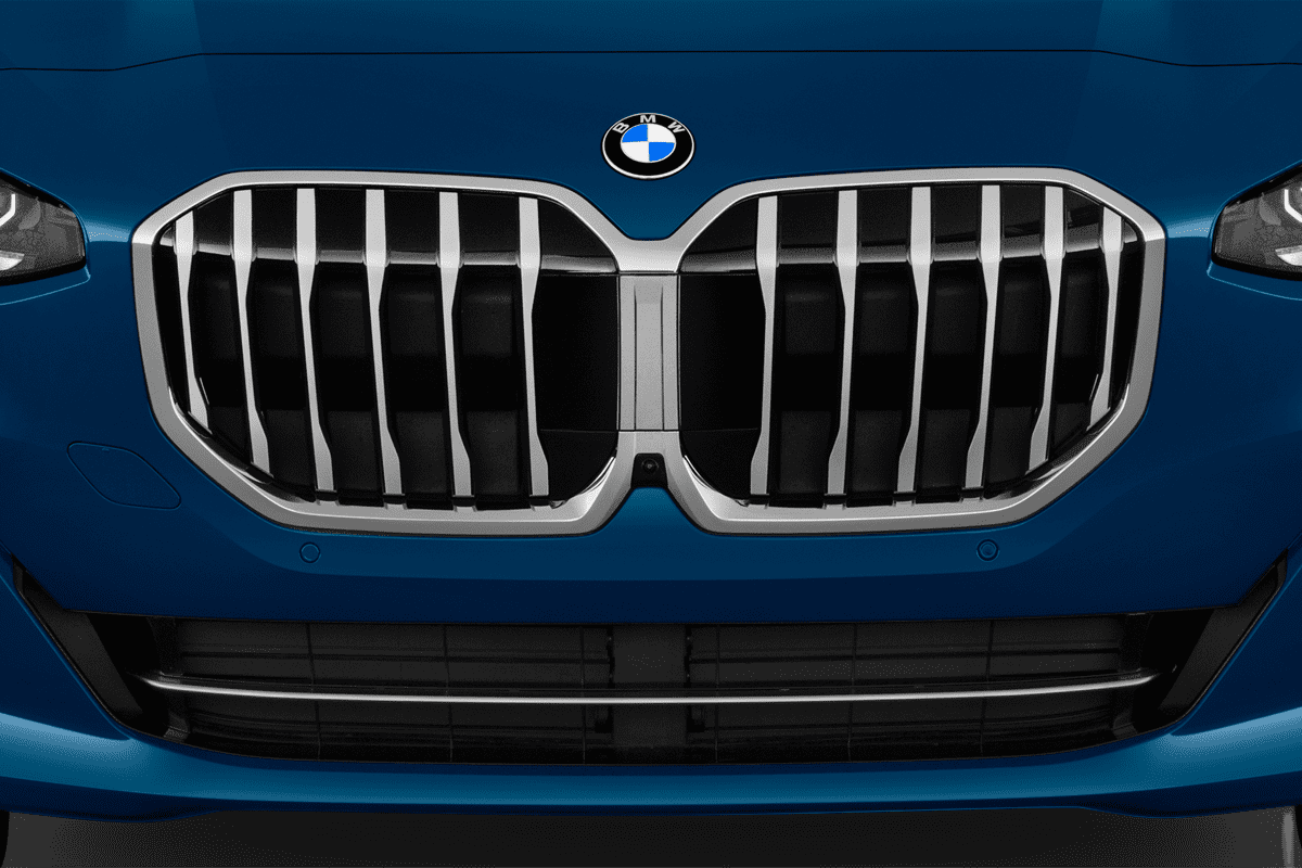 Kühlergrill eines BMW 2er Active Tourer Plug-in-Hybrid 