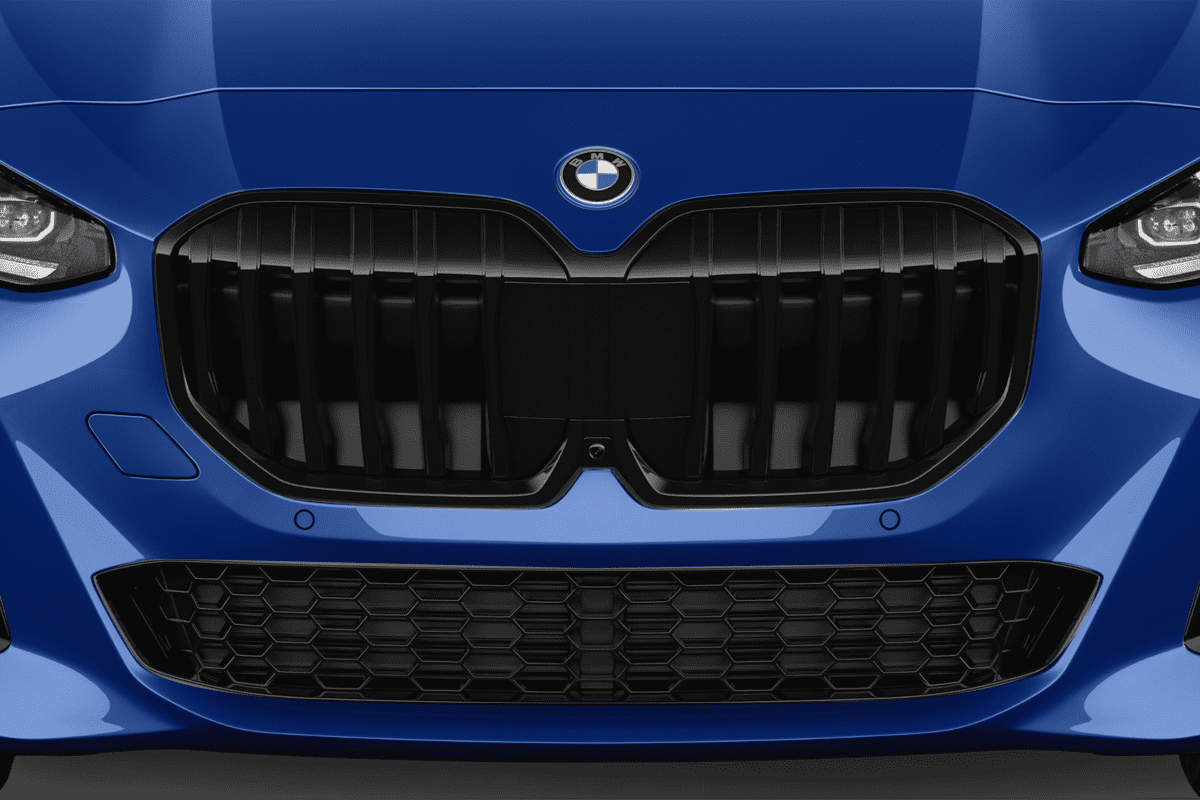 Kühlergrill eines BMW 2er Active Tourer Plug-in-Hybrid 