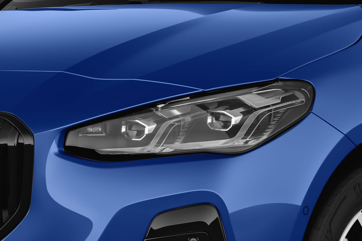 Frontscheinwerfer eines BMW 2er Active Tourer Plug-in-Hybrid 