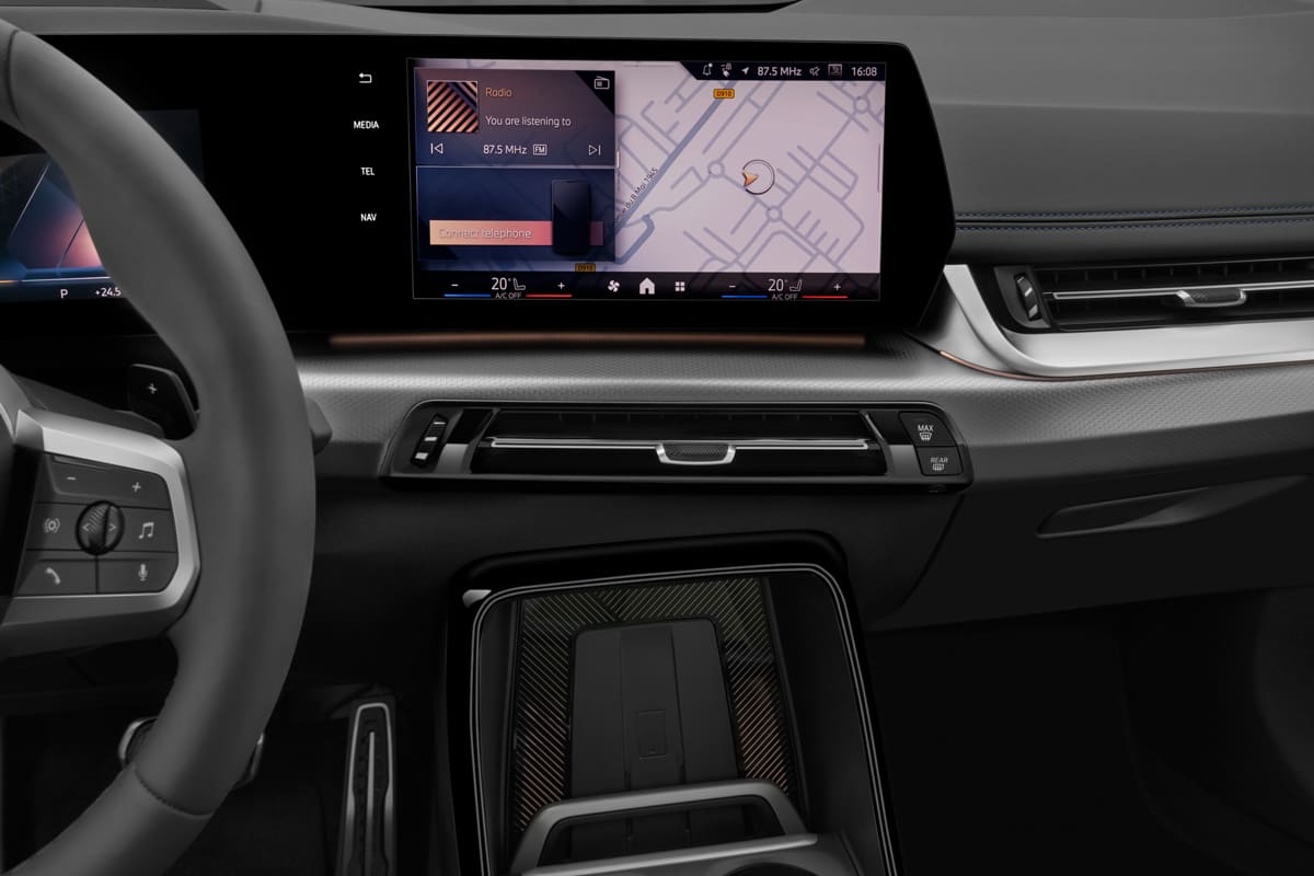 Mittelkonsole eines BMW 2er Active Tourer Plug-in-Hybrid 