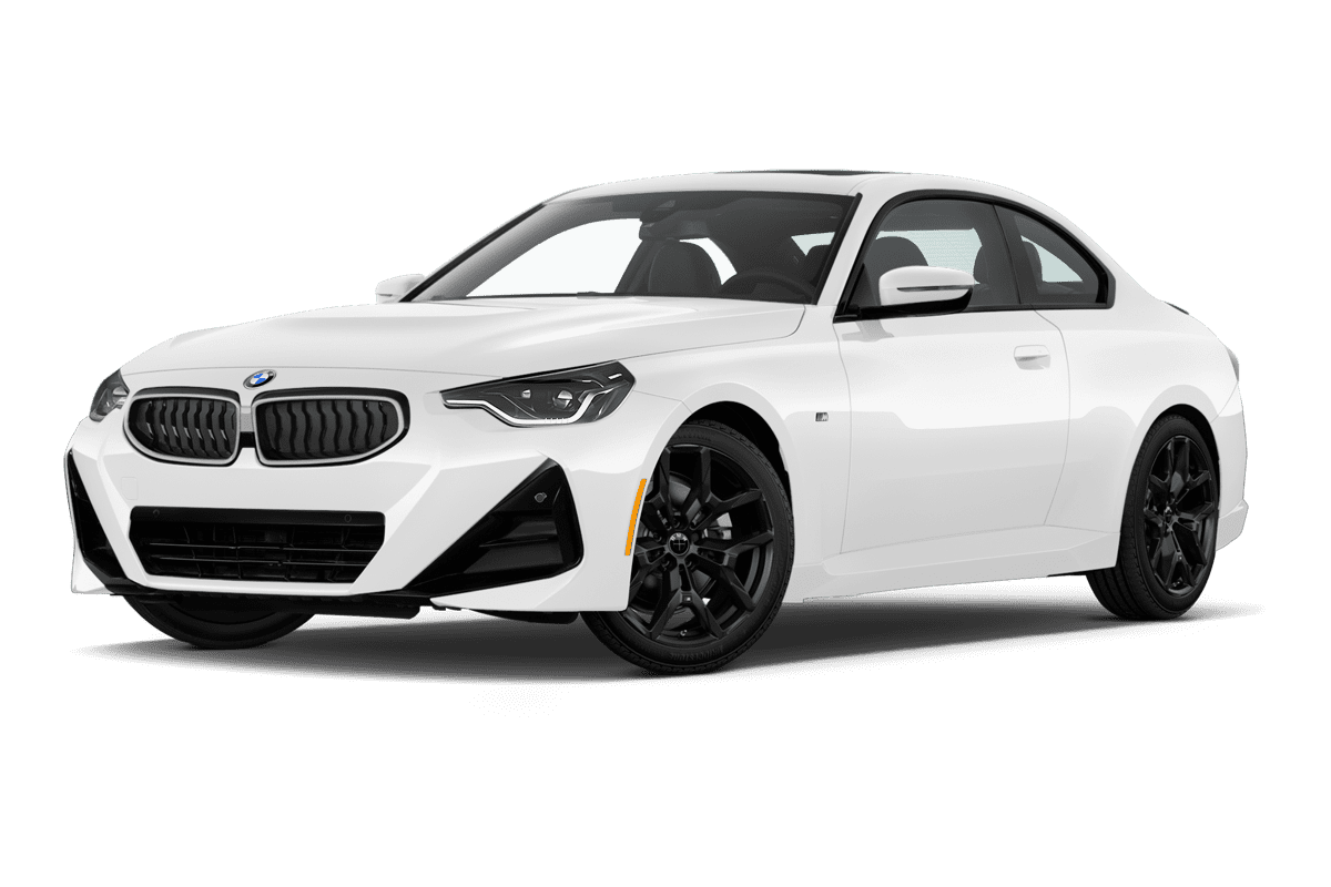 Tiefe, schräge Heckansicht eines BMW 2er Coupé , freigestellt