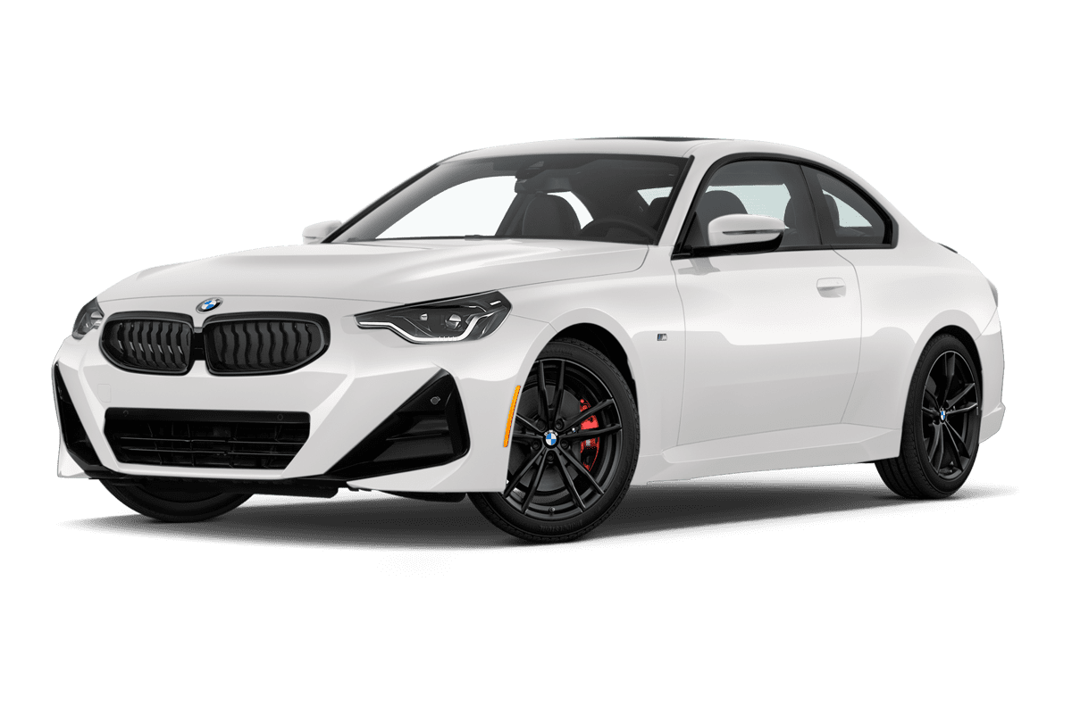 Tiefe, schräge Heckansicht eines BMW 2er Coupé , freigestellt