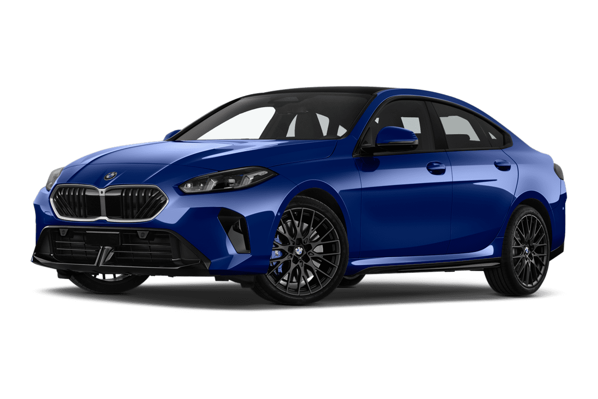 Tiefe, schräge Heckansicht eines BMW 2er Gran Coupé, freigestellt