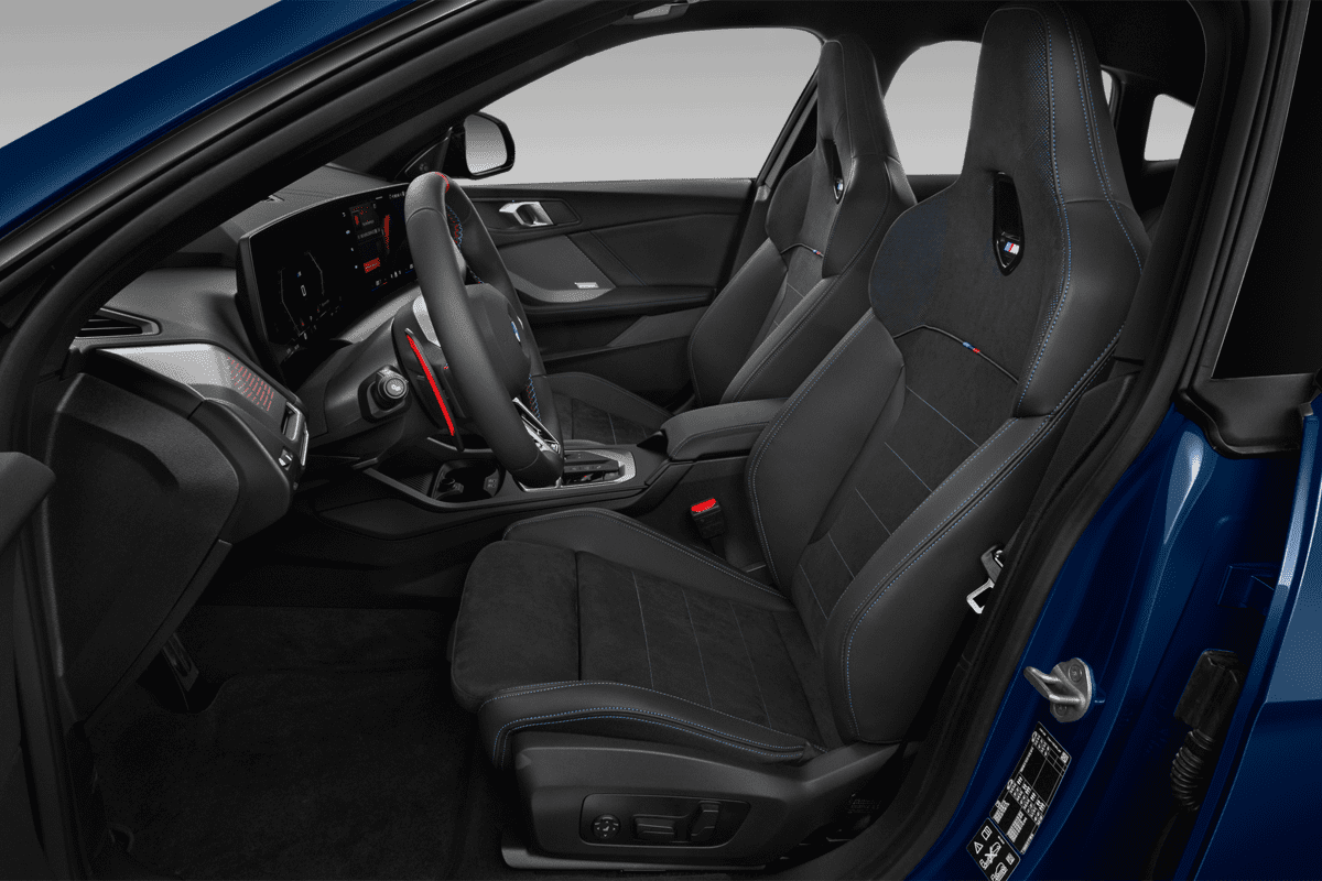 Vordersitze eines BMW 2er Gran Coupé