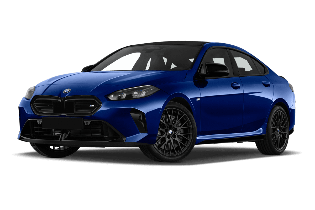 Tiefe, schräge Heckansicht eines BMW 2er Gran Coupé, freigestellt