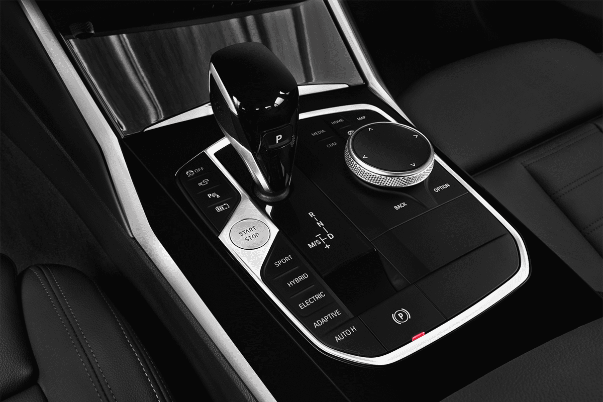 Schaltknüppel eines BMW 3er Limousine Plug-in-Hybrid