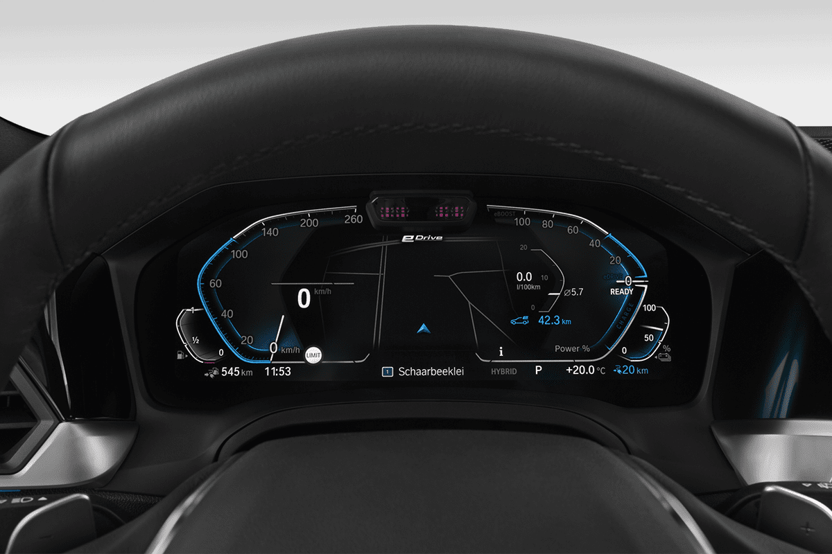 Kombiinstrument eines BMW 3er Limousine Plug-in-Hybrid