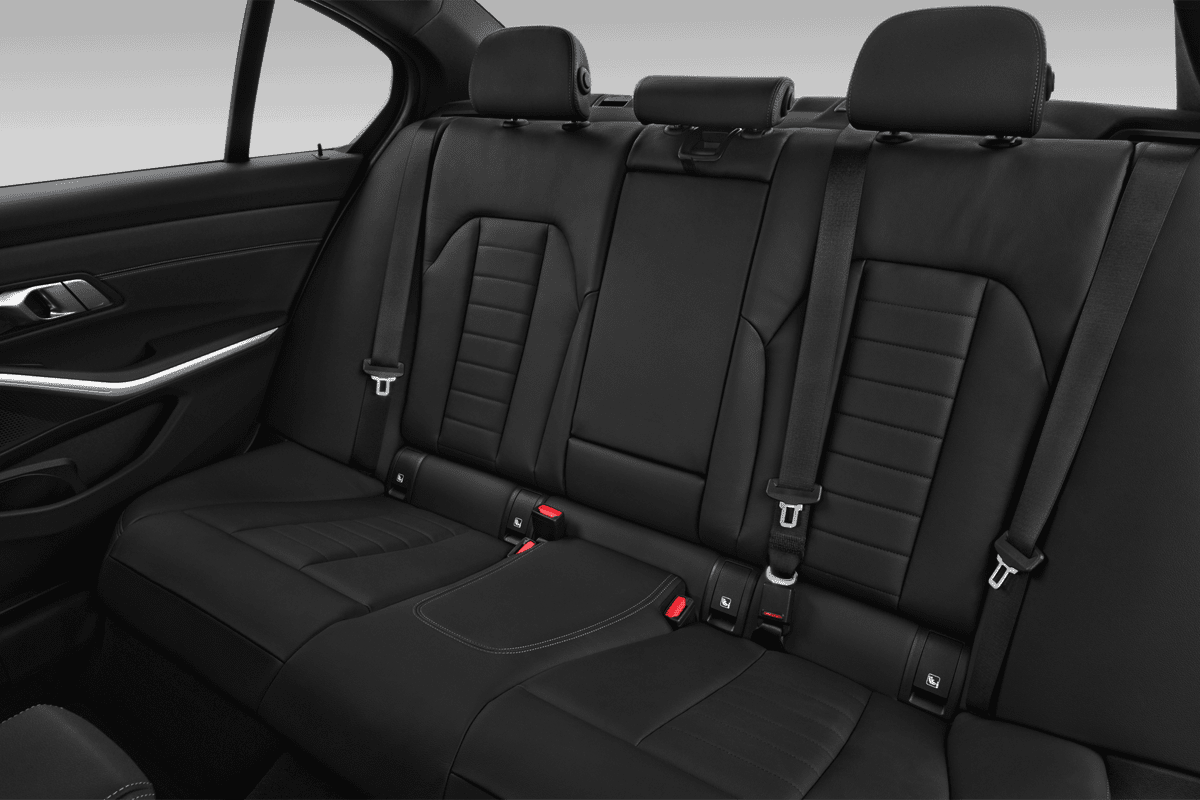 Rücksitzbank eines BMW 3er Limousine Plug-in-Hybrid