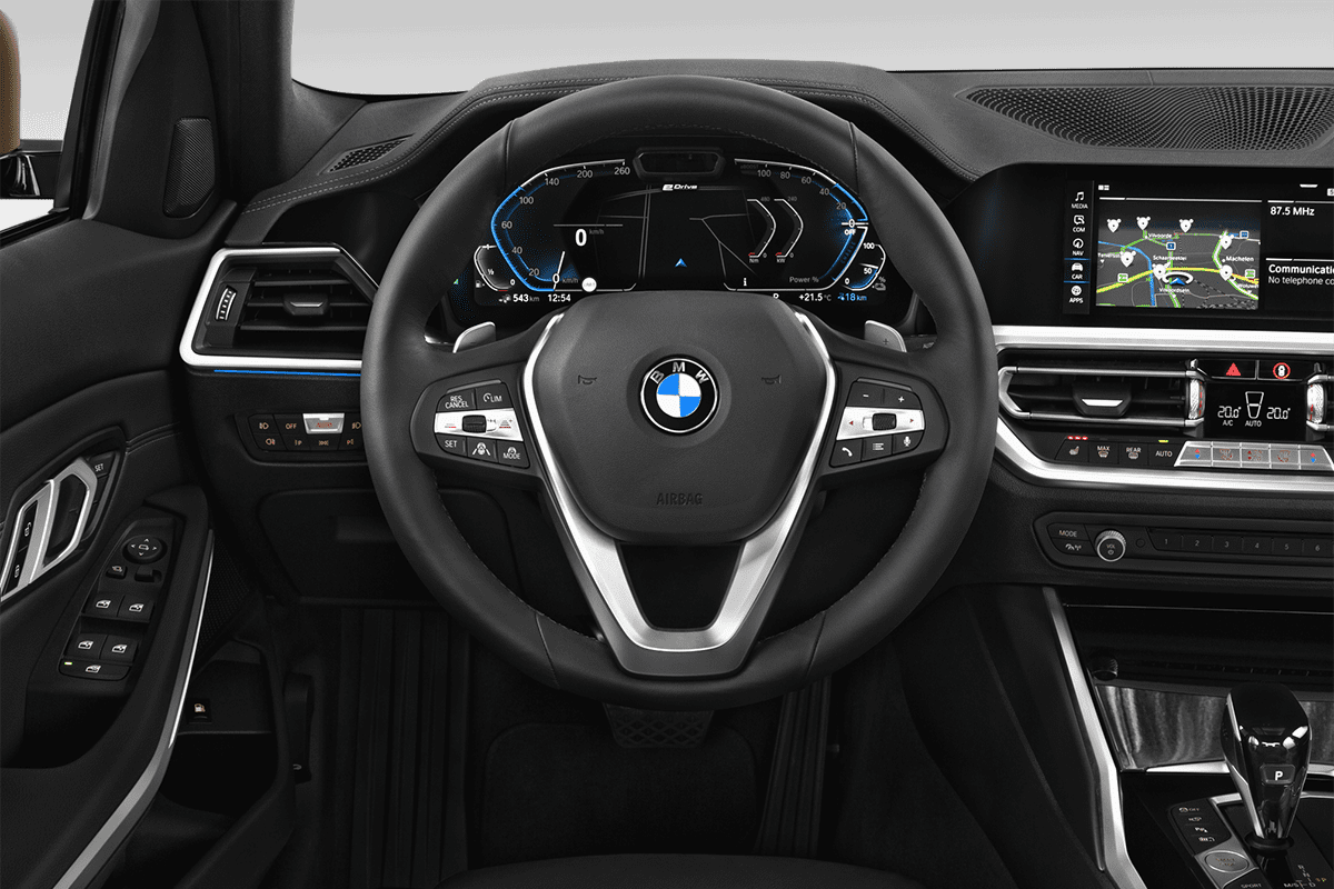 Lenkrad eines BMW 3er Limousine Plug-in-Hybrid