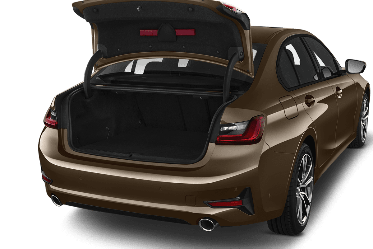 Kofferraum eines BMW 3er Limousine Plug-in-Hybrid