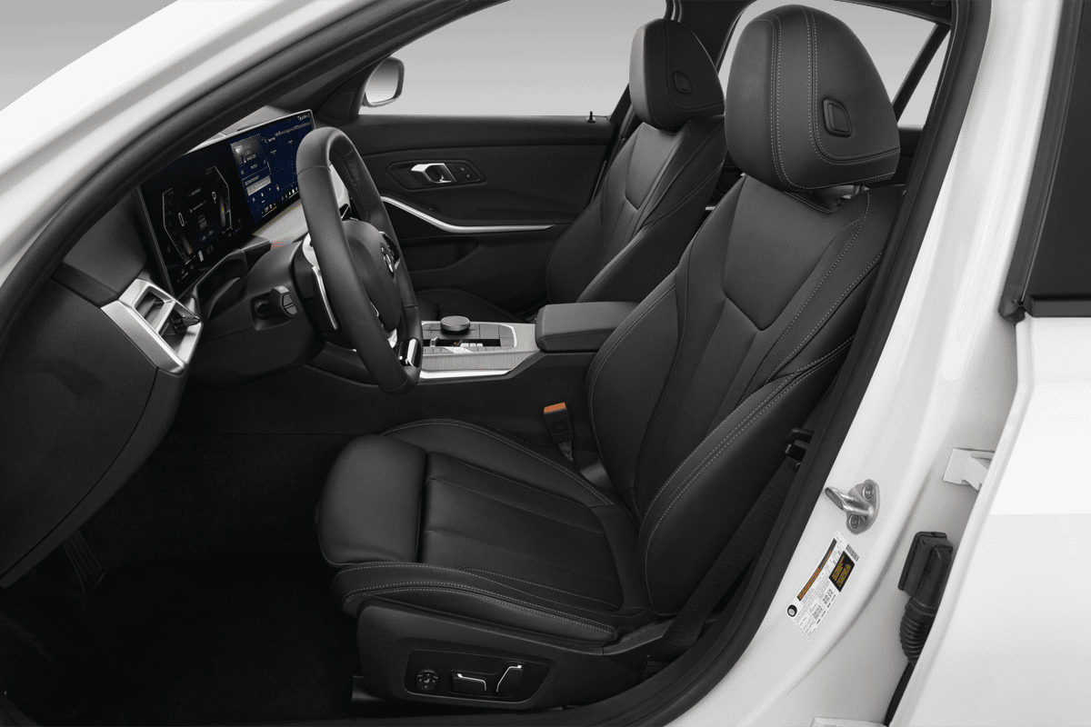 Vordersitze eines BMW 3er Limousine Plug-in-Hybrid