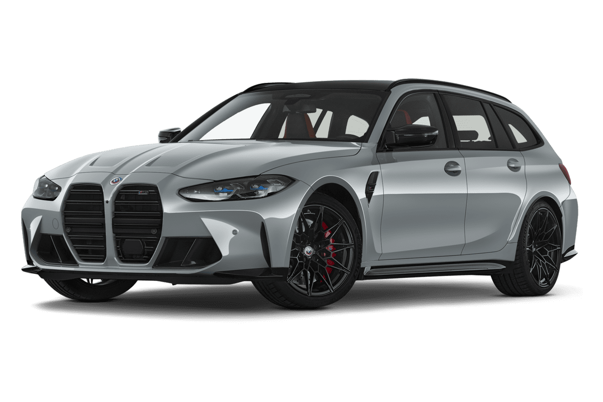 Tiefe, schräge Heckansicht eines BMW M3 Touring, freigestellt