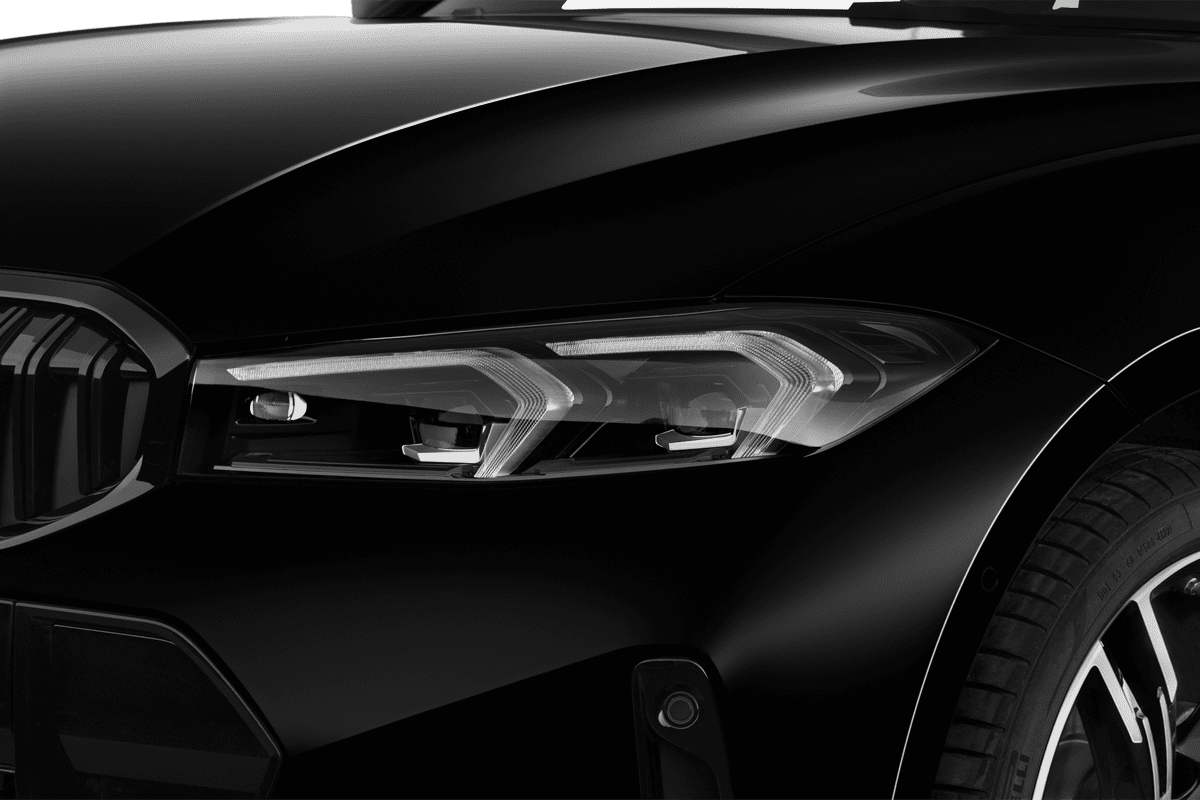 Frontscheinwerfer eines BMW 3er Touring Plug-in-Hybrid