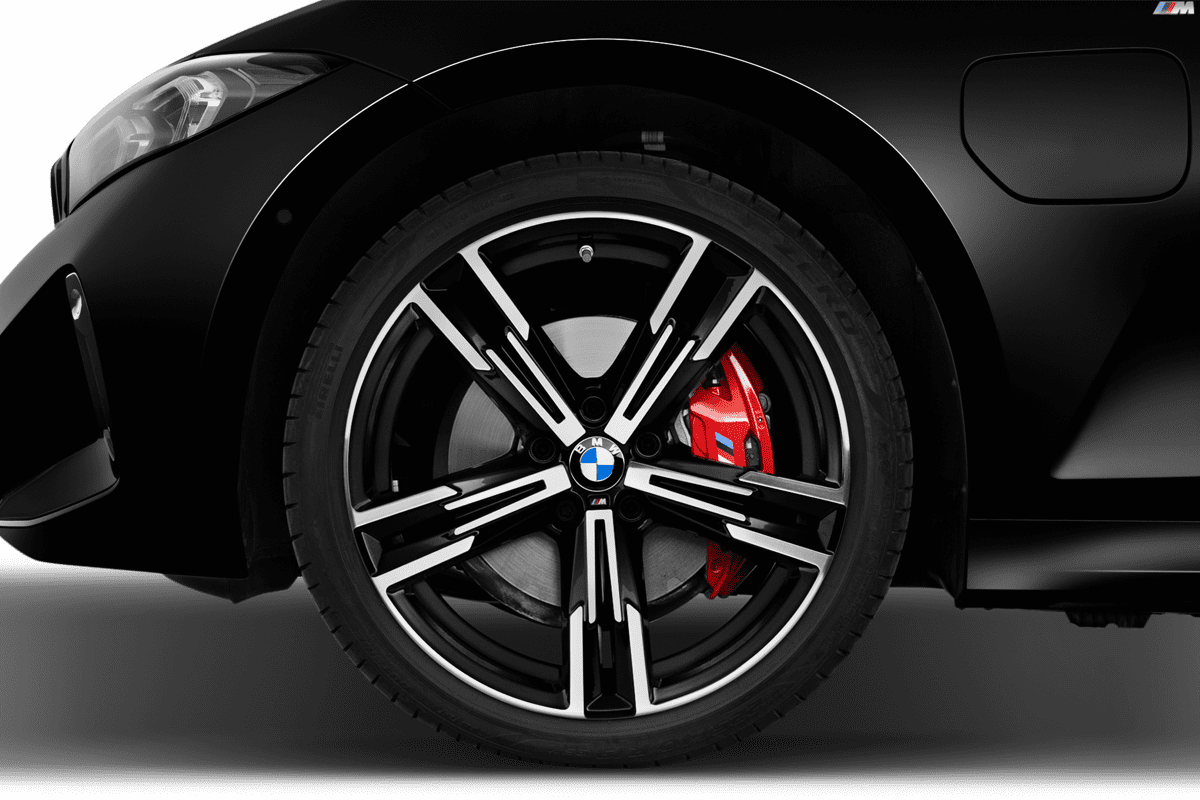 Radkappe oder Felge eines BMW 3er Touring Plug-in-Hybrid